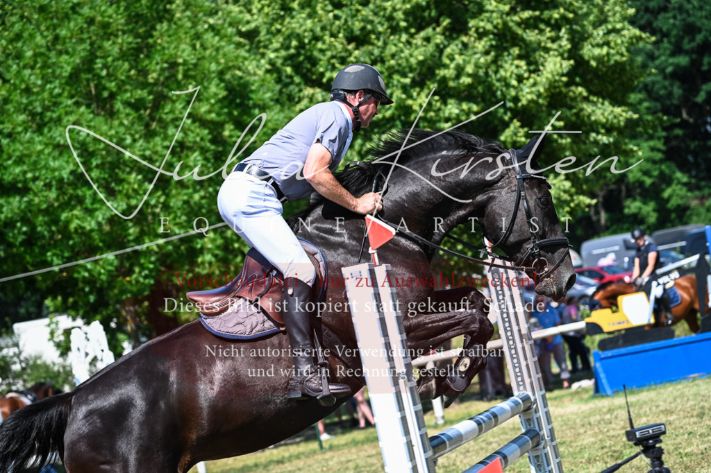 DSC_1417 | Pferde- und Turnierfotografie in Westsachsen. Pferdeportraits, Auftragszeichnungen und intuitive Kunst.