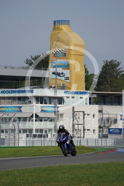 2022_05_10_PBK_31121 | Sportfotografie; SlowMotion; Video; Rennstrecke; Hafeneger; Speer; Racing; RSE; BMW; CBO; Trackday; Motorsportarena; Hockenheimring; Brno; Most; Barcelona; Valencia