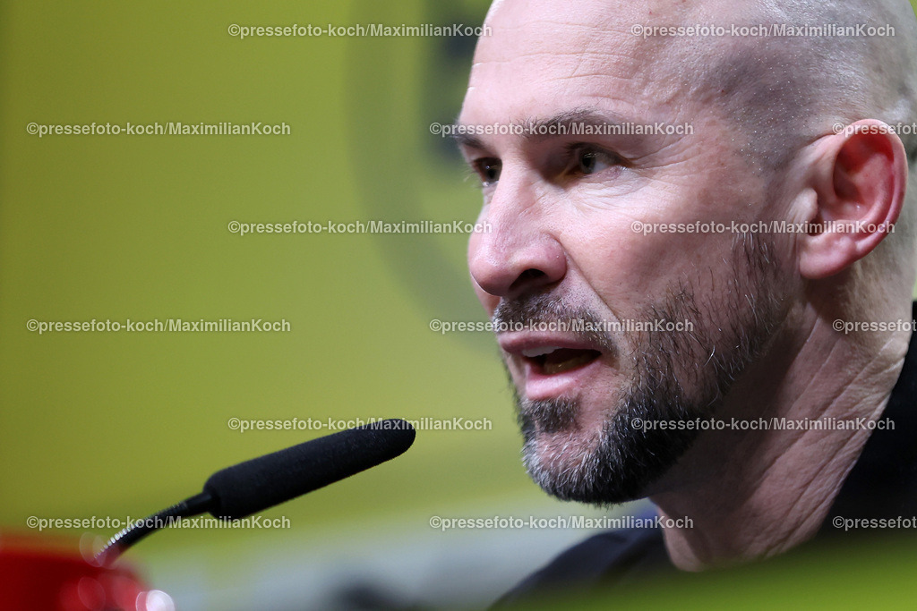 BVB15122401118 | 15.12.2024, Fußball, Borussia Dortmund - TSG 1899 Hoffenheim, 1. Fußball Bundesliga, 14. Spieltag, Signal Iduna Park, Saison 2024 2025: Pressekonferenz mit den Trainern nach dem Spiel - Cheftrainer Christian Ilzer (Trainer Hoffenheim)DFB regulations prohibit any use of photographs as image sequences and or quasi-video.