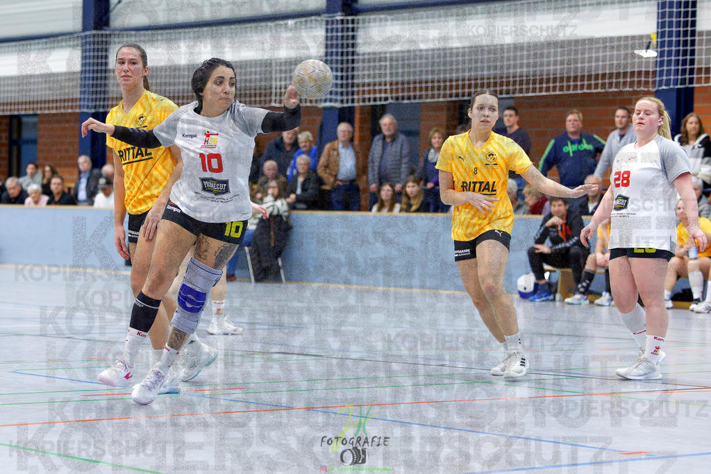 Frauen Oberliga Mitte (HHV); HSG Eibelshausen/Ewersbach - HSG Wettenberg II | Frauen Oberliga Mitte (HHV); HSG Eibelshausen/Ewersbach - HSG Wettenberg II am 13.12.2025 in Steinbrücken (Sporthalle am Hammerweiher)Photo © 2025 - Jörg Heinrich - Realisiert mit Pictrs.com