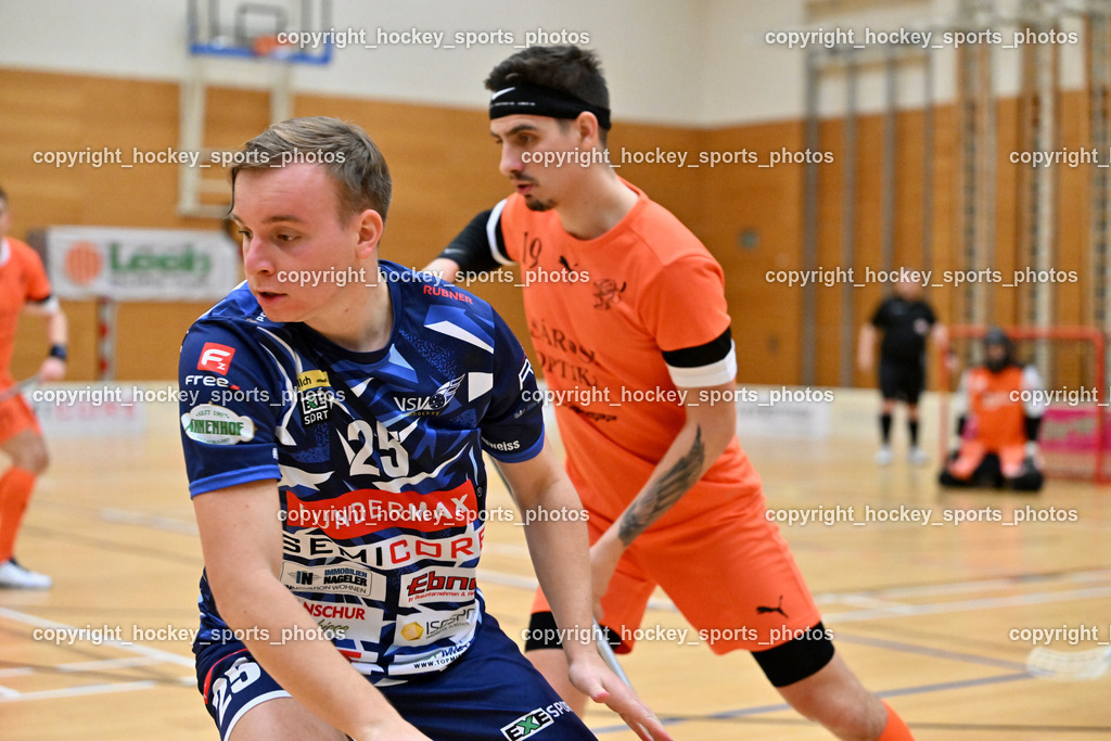 VSV Unihockey vs. SZPK Floorball | #25 Jan Blazic VSV Unihockey, #19 Áron Szelley SZPK SÁROSI OPTIKA KOMÁROM, VSV Unihockey vs. SZPK Floorball, VSV Unihockey vs. SZPK Floorball am 23.11.2024 in Villach (Ballspielhalle St. Martin), Austria, (Photo by Bernd Stefan)