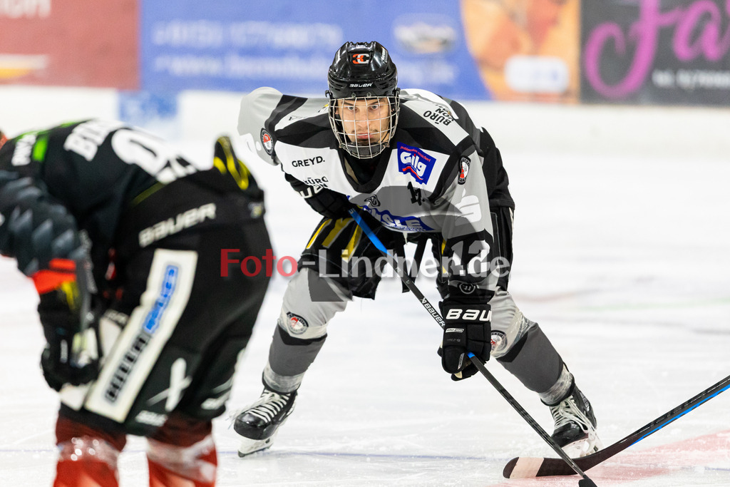 Bayernliga Eishockey, TSV Peißenberg Miners gegen den ESV Buchloe Pirates am 13.11.22 in Peißenberg | Bayernliga Eishockey, TSV Peißenberg Miners gegen den ESV Buchloe Pirates am 13.11.22 in Peißenberg, #12 David Amort