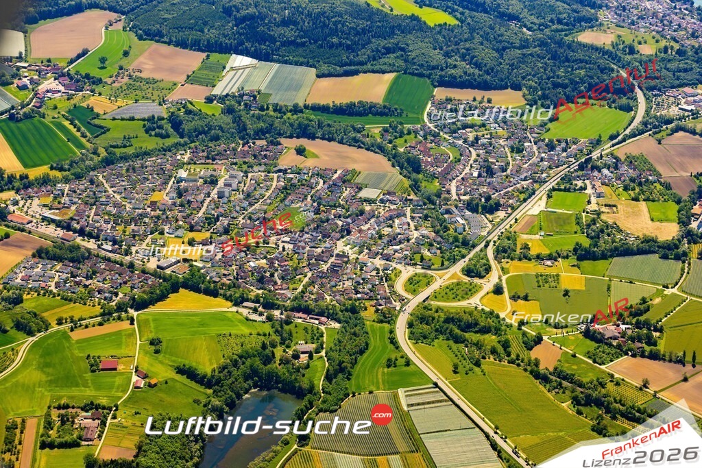 Das Luftbild zeigt : Oberuhldingen Uhldingen-Mühlhofen - Die Luftaufnahme wurde 2024 vom UL-Flugzeug aus erstellt ( keine Drohne ) - Hochauflösende Luftaufnahme - Für grossformatige Ausdrucke geeignet. Die Geschenkidee !Mit Lizenz und Bildrechte bestellbar