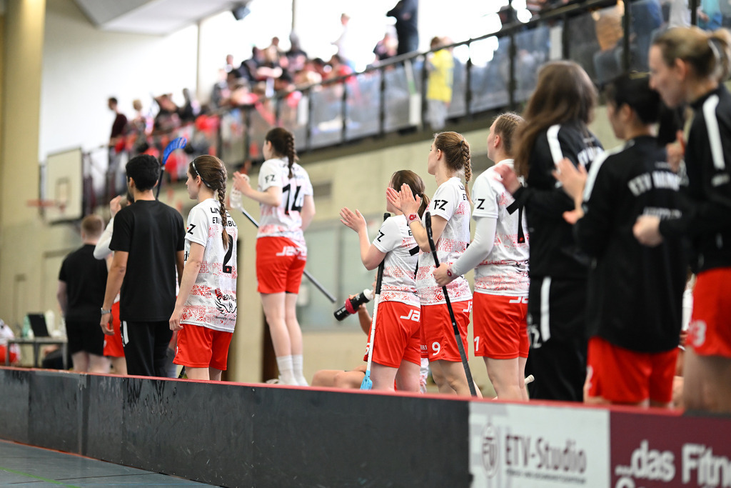 Floorball I Frauen I Saison 2023-2024 I 1. Frauen Floorball-Bundesliga I Playoffs 3. Spieltag I ETV Lady Piranhhas Hamburg - Dümptener Füchse | Der Sportfotograf. - Realisiert mit Pictrs.com