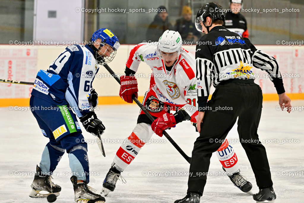 ESV FERLACH vs. ESC SOCCERZONE STEINDORF | #69 Kreuzer Philipp ESC Steindorf, #91 Alagic Adis ESV Ferlach, Puff Wolfgang Referee, ESV FERLACH vs. ESC SOCCERZONE STEINDORF, ESV FERLACH vs. ESC SOCCERZONE STEINDORF am 22.11.2024 in Ferlach (Eishalle Ferlach ), Austria, (Photo by Bernd Stefan)