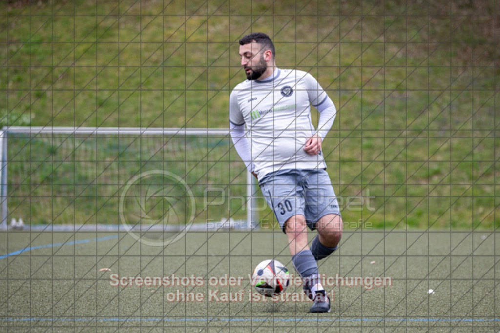20250330_154609_0213 | #,TSG Salach (blau) vs. SC Geislingen II (weiß/grau), Fußball, Bezirksliga - Bezirk Neckar/Fils, 20. Spieltag, Saison 2024/2025, Kunstrasensportplatz, Staufenecker Str. 41, 73084 Salach, 30.03.2025 - 15:30 Uhr,Foto: PhotoPeet-Sportfotografie/Peter Harich