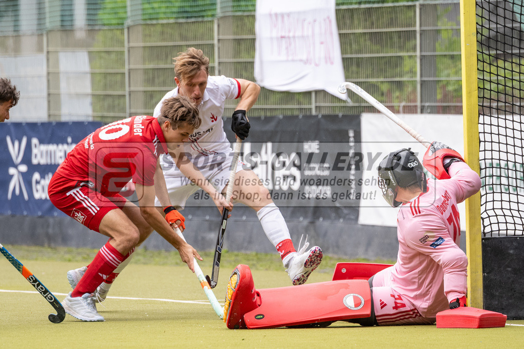 SFE_20250524_0036 | Köln, Deutschland, 24.05.2025:  Hockey 1. Bundesliga Herren Rot-Weiss Köln - Mannheimer THC im KTHC Stadion Rot-Weiss Köln Tennis and Hockey Club am 24.05.2025 in Köln, Deutschland. (Foto von Stephan Fehrmann)Köln, Germany, 24.05.2025: Hockey 1. Bundesliga Herren Rot-Weiss Köln - Mannheimer THC in KTHC Stadion Rot-Weiss Köln Tennis and Hockey Club at 24.05.2025 in Köln, Deutschland. (Foto from Stephan Fehrmann)