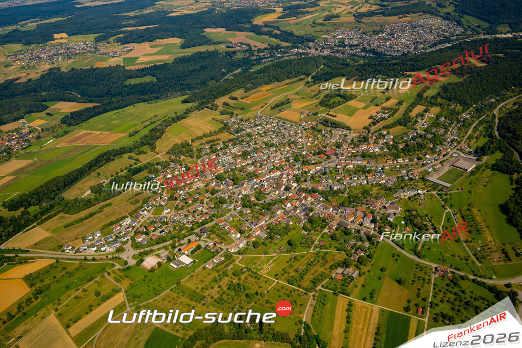 Das Luftbild zeigt : Walddorf Altensteig - Die Luftaufnahme wurde 2024 vom UL-Flugzeug aus erstellt ( keine Drohne ) - Hochauflösende Luftaufnahme - Für grossformatige Ausdrucke geeignet. Die Geschenkidee !Mit Lizenz und Bildrechte bestellbar