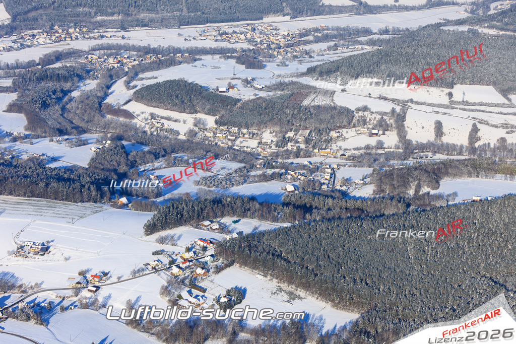 Die Luftaufnahme der Stadt Kronach wurde vom UL-Flugzeug heraus erstellt ( keine Drohne )- hohe Auflösung für beste Qualität