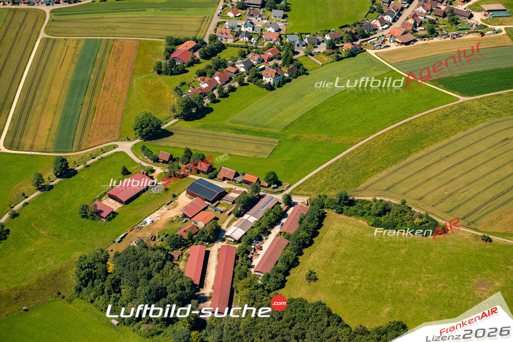Das Luftbild zeigt : Kohlstetten Engstingen - Die Luftaufnahme wurde 2024 vom UL-Flugzeug aus erstellt ( keine Drohne ) - Hochauflösende Luftaufnahme - Für grossformatige Ausdrucke geeignet. Die Geschenkidee !Mit Lizenz und Bildrechte bestellbar