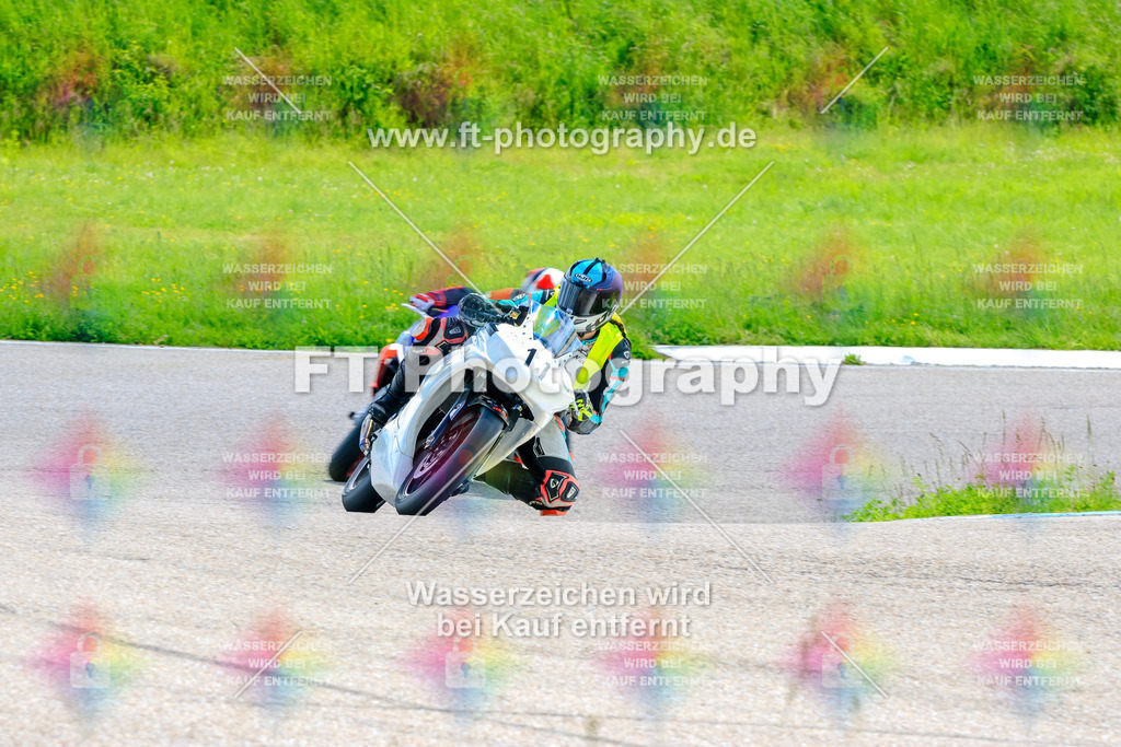 MotoTeam-0264 | Hier findet Ihr Bilder von Touristenfahrten auf der Nürburgring Nordschleife oder von anderen Veranstaltungen die ich besucht habe. Viel Spass beim Durch Schauen 