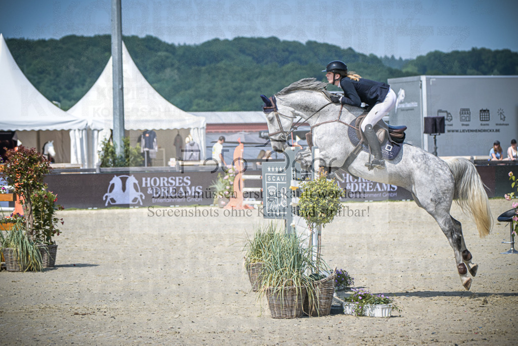 DOS_6180 | Entdecke hochwertige Reitturnierfotos von Foto Oger. Professionell, emotional und authentisch – jetzt Lieblingsmomente im Shop bestellen.Deutschlandweite Turnierfotografie. - Realisiert mit Pictrs.com
