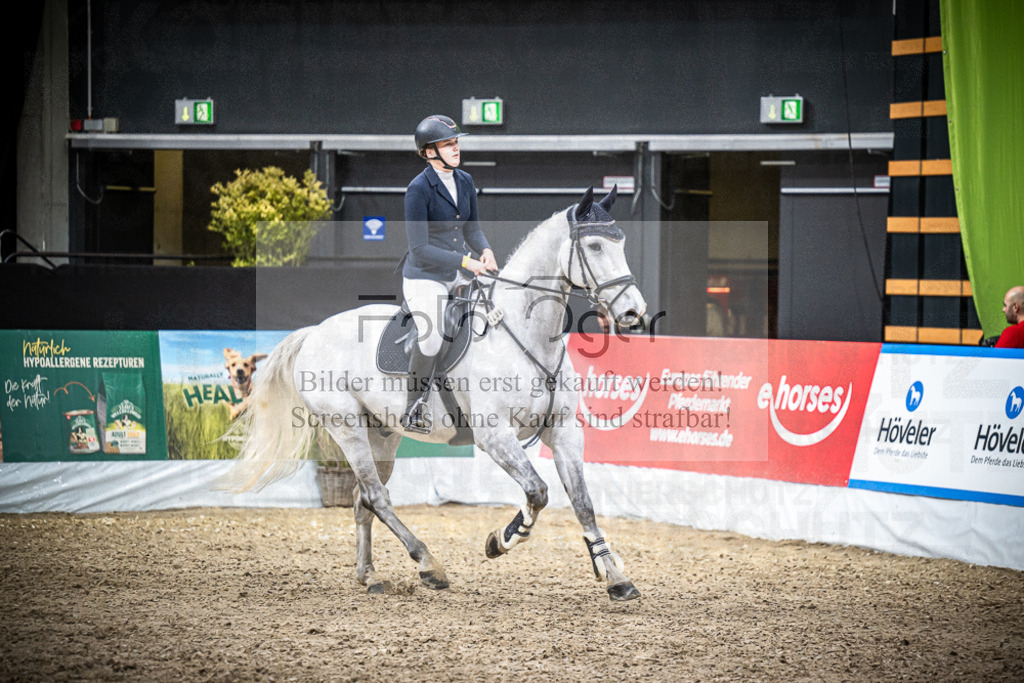 DOS_2636 | Entdecke hochwertige Reitturnierfotos von Foto Oger. Professionell, emotional und authentisch – jetzt Lieblingsmomente im Shop bestellen.Deutschlandweite Turnierfotografie. - Realisiert mit Pictrs.com