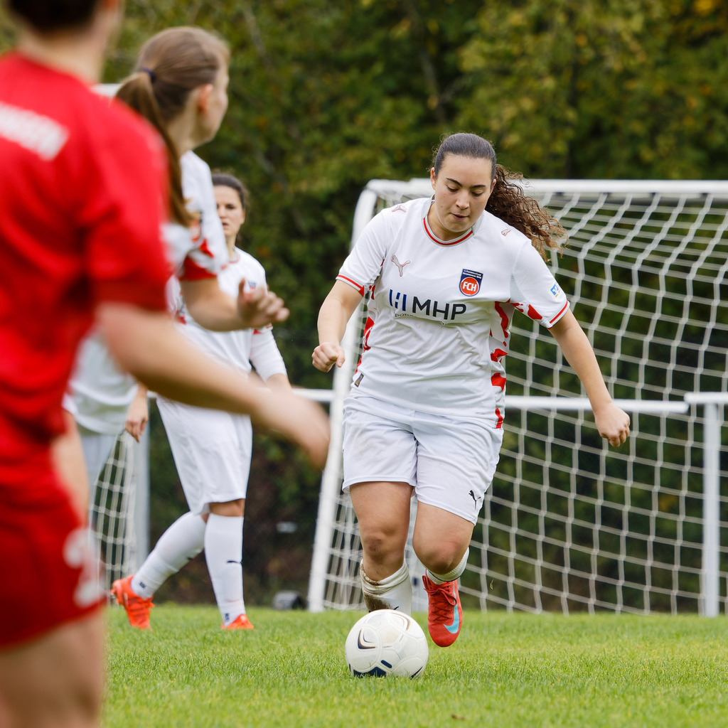 FCEFCH_251012_2640 | Fotopresso – Sportfotografie in Heidenheim & Umgebung. Professionelle Sportfotografie für unvergessliche Momente. Dynamische Action-Shots, emotionale Szenen & hochwertige Bilder. - Realisiert mit Pictrs.com