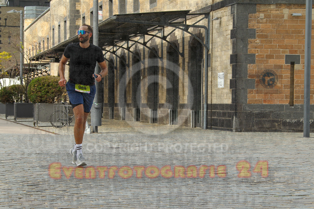 250920_1525_EV4_8749 | Sportfotografie im Rhein-Sieg Kreis, Köln, Bonn, NRW, Rheinland Pfalz, Hessen, etc. Unser Tätigkeitsfeld umfasst den Laufsport vom Volkslauf über den Marathon, Duathlon, Triathon bis zum Ultralauf wie Kölnpfad Ultra oder Schindertrail.