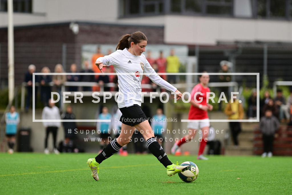 Fußball I Frauen I Saison 2025-2026 I Bezirksliga I 21. Spieltag I Harburger TB - Rahlstedter SC I 165806 | Der Sportfotograf. - Realisiert mit Pictrs.com