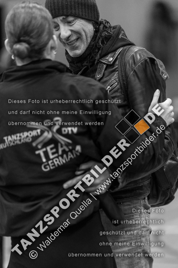 20231020-00200 | Hier finden Sie Tanz Bilder vom Latein und Standard Formationen tanzen. Sportbilder vom Tanzsport. Schöne Fotos und von Weltmeisterschaft, Europameisterschaft, Bundesliga, Regionalliga, Oberliga und Landesliga sowie von GOC Stuttgart, DanceComp, WM Bremen