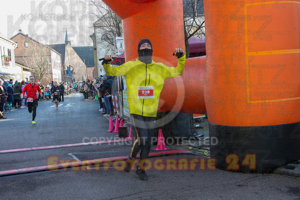 241201_1228_EX1_2310 | Sportfotografie im Rhein-Sieg Kreis, Köln, Bonn, NRW, Rheinland Pfalz, Hessen, etc. Unser Tätigkeitsfeld umfasst den Laufsport vom Volkslauf über den Marathon, Duathlon, Triathon bis zum Ultralauf wie Kölnpfad Ultra oder Schindertrail.