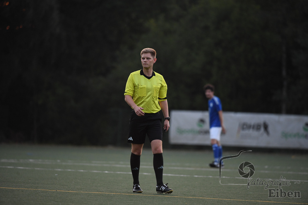 GVO Oldenburg 2-SV GOTANO | Herren Kreisliga; GVO Oldenburg 2 (weiß)-SV GOTANO (blau) am 15.08.2025 in Oldenburg (Sportanlage GVO); Photo: Philip Eiben 2025 - Realisiert mit Pictrs.com