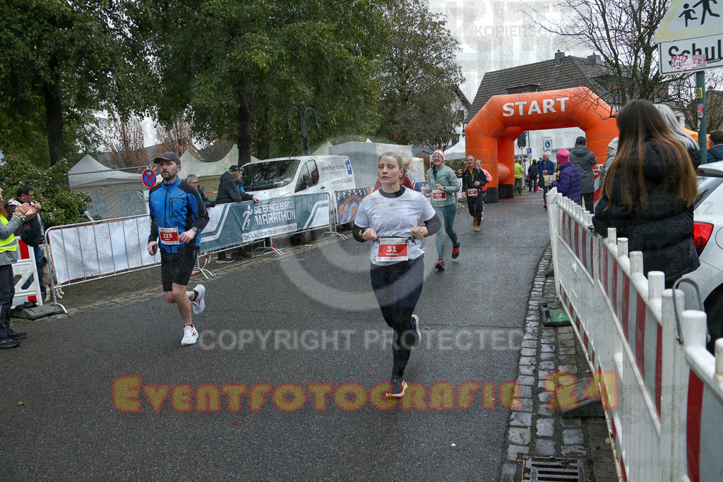 251130_1145_EX1_8691 | Sportfotografie im Rhein-Sieg Kreis, Köln, Bonn, NRW, Rheinland Pfalz, Hessen, etc. Unser Tätigkeitsfeld umfasst den Laufsport vom Volkslauf über den Marathon, Duathlon, Triathon bis zum Ultralauf wie Kölnpfad Ultra oder Schindertrail.