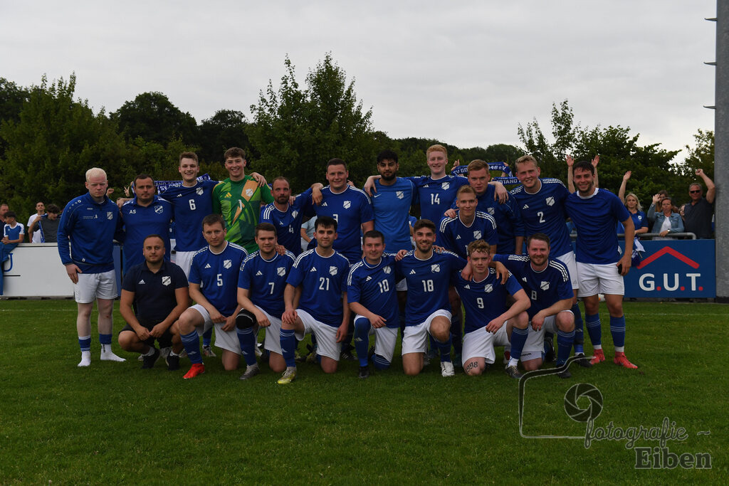 1. FC Nordenham-SV GOTANO | Kreispokal Finale Jade-Weser-Hunte 1. Mannschaften; 1.FC Nordenham (weiß)-SV GOTANO (blau) am 15.06.2025 in Rastede (Sportanlage Köttersweg), Photo: Philip Eiben 2025 - Realisiert mit Pictrs.com
