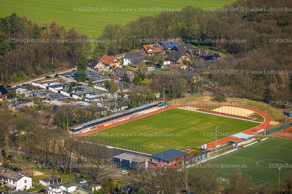 Schermbeck240310266 | Luftbild, Volksbank Arena des SV Schermbeck e.V. 1912, Fußballstadion und Leichtathletikstadion, Einfamilienhaus-Wohnsiedlung Ludgerusstraße, Altschermbeck, Schermbeck, Nordrhein-Westfalen, Deutschland