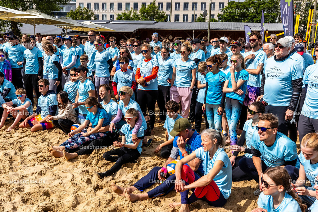 2025-200076099-Vater-Sohn-Turnier | Pinar Atalay, Bundeskanzler Friedrich Merz 29.05.2025; Berlin Foto: Gerold Rebsch - www.beachpics.de