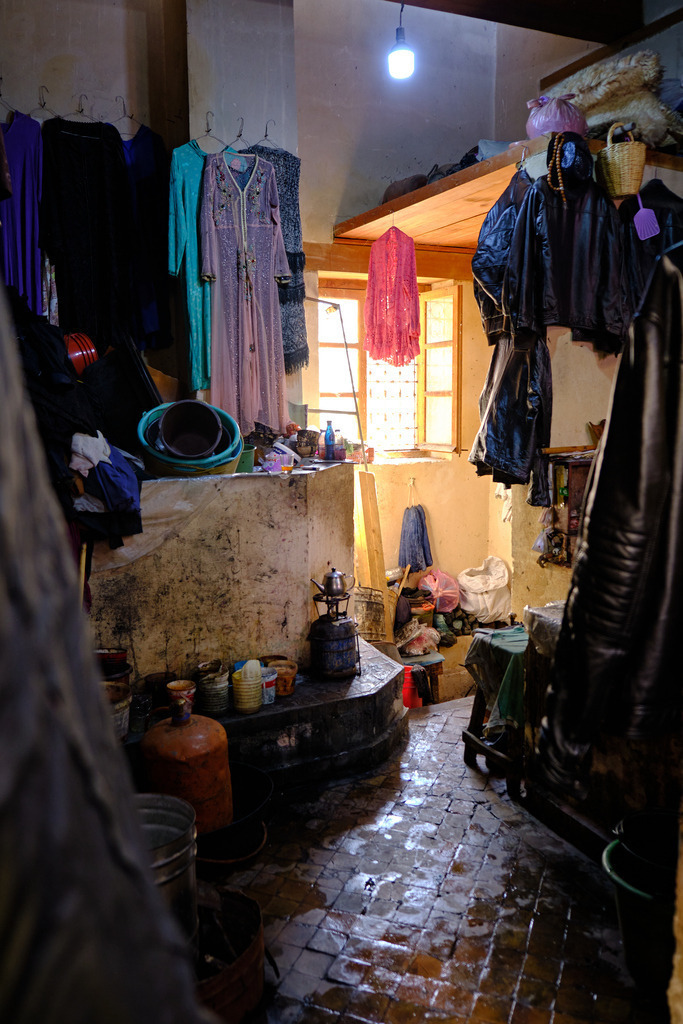 Blick in die Färberei | Fes, Marokko - November 11, 2024: Blick in die Färberei. - Realisiert mit Pictrs.com