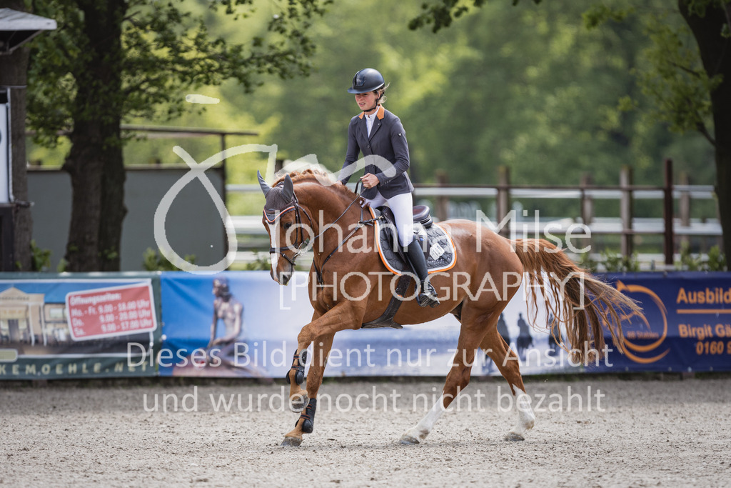 230516_Mühlen_03SprPf-A-351 | Deine schönsten Turniermomente als professionelle Fotos! Entdecke hochwertige Pferdesport-Fotografie im Online-Shop. Jetzt Fotos finden & bestellen!