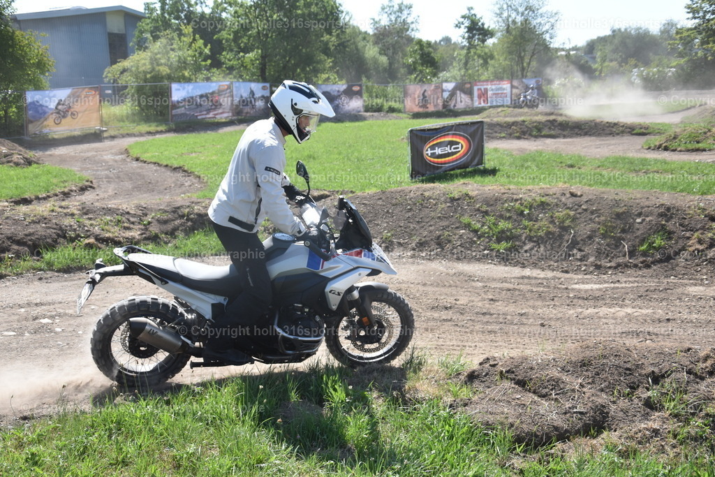 DSC_0104 | Sportfotografie , Motorsport, Motoross, Reitsport, Mointainbike, Enduro,
Landschaft , Outdoor, Eventfotografie, Landschaft, Bilder online bestellen - Realisiert mit Pictrs.com