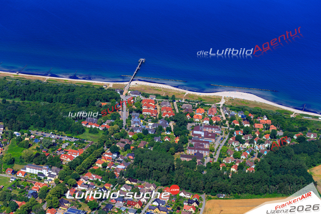 Das Luftbild der Stadt Wustrow wurde 2018 vom Flugzeug heraus erstellt (keine Drohne) Aufnahmehöhe ca.400 Meter- hohe Auflösung für beste Druck-Qualität