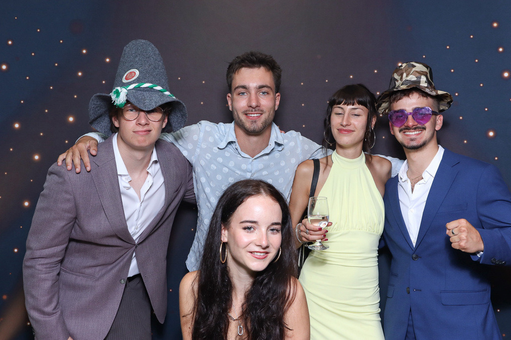 ZD260628112736-145 | Fotoshop von zweidimensional Fotografie. Ihr Fotograf im Aargau. Abzüge von Ihrem Fotobox Event bestellen.Abzüge von Ihrem Hochzeit bestellen.Abzüge von Ihrem Schulfotograf bestellen.