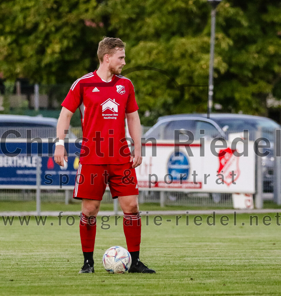 2023-09-07_064_FC_Finsing_gegen_FC_Moosinning_II | Finsing, Deutschland, 07.09.2023:
Fußball, Kreisliga 2023 / 2024, 8. Spieltag, FC Finsing gegen FC Moosinning II, Endergebnis: 3:0

Dominik Bluhme (FC Finsing, #16)

Foto: Christian Riedel / fotografie-riedel.net