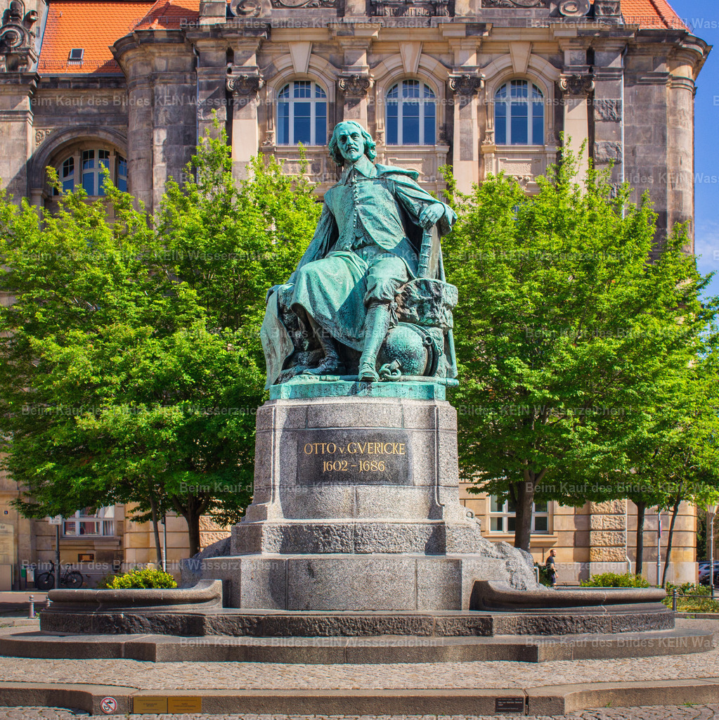 Magdeburg Otto-von-Guericke Denkmal-9439 | Otto-von-Guericke-Denkmal am Alten Markt - Realisiert mit Pictrs.com