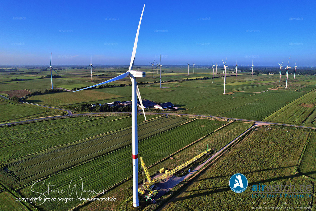 Langenhorner Alter Deich - Windpark - Luftbild | Entdecken Sie atemberaubende Luftbilder und Fotografien auf airwatch.de - Tauchen Sie ein in eine Welt voller faszinierender Aufnahmen aus der Vogelperspektive.