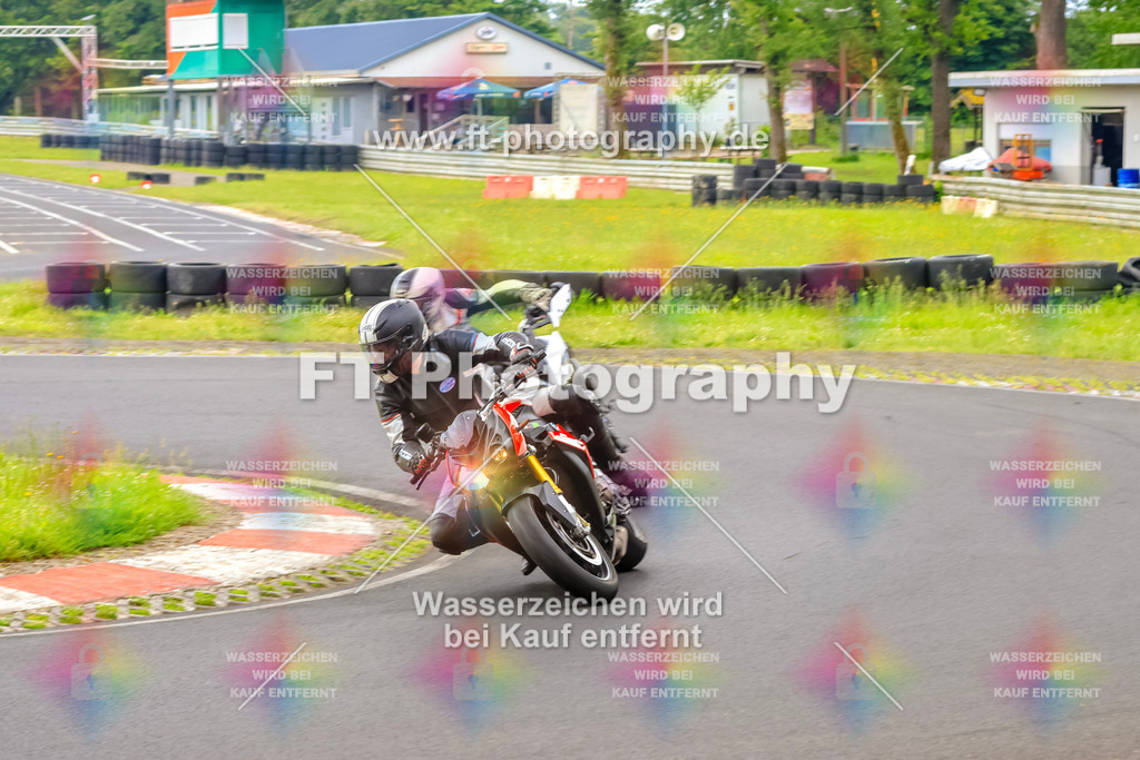 VBK-7756 | Hier findet Ihr Bilder von Touristenfahrten auf der Nürburgring Nordschleife oder von anderen Veranstaltungen die ich besucht habe. Viel Spass beim Durch Schauen 