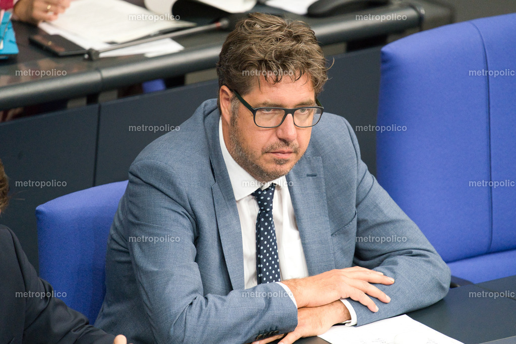 Michael Kellner (6) | Metropolico