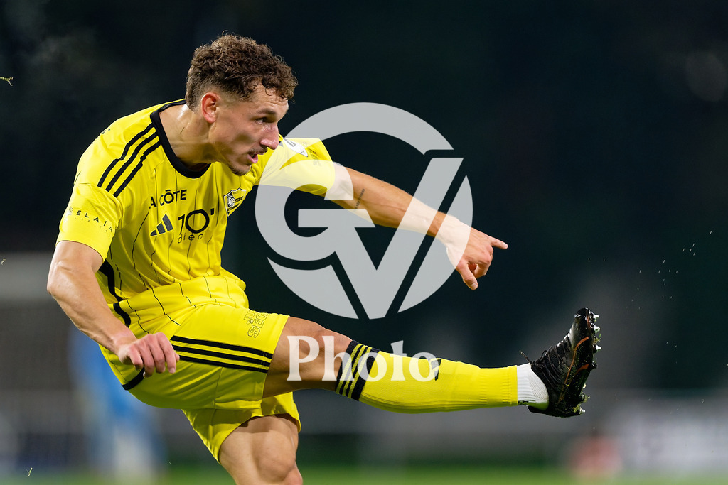 dieci Challenge League - FC Stade Nyonnais v Etoile Carouge FC |  during the dieci Challenge League match between FC Stade Nyonnais and Etoile Carouge FC at Centre sportif de Colovray in Nyon, Switzerland