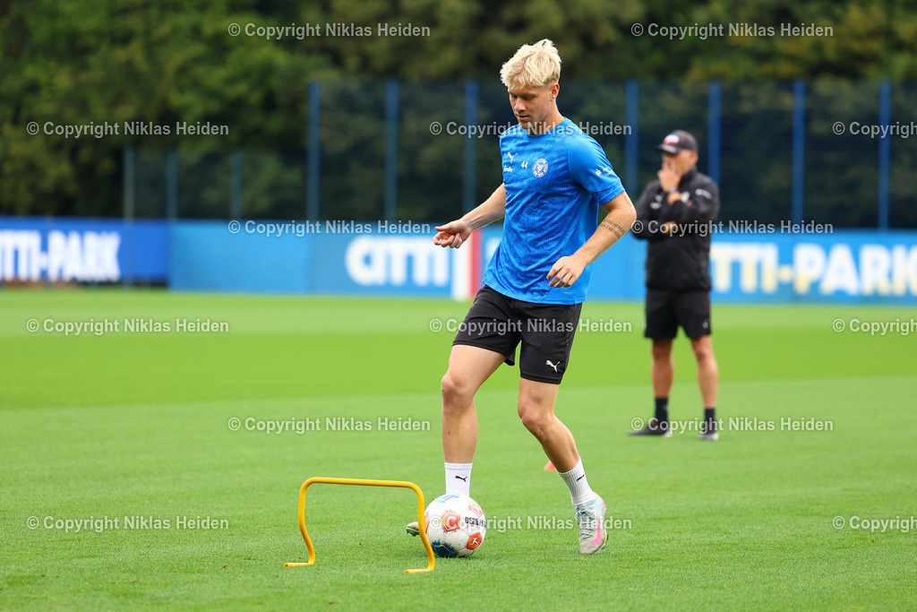 NH_HolsteinKiel_Training_20082025 | #44 Luca Prasse (Holstein Kiel)Fußball I Herren I Training I Saison 2025-2026 I Holstein Kiel I 20.08.2025 I Citti-Fußballpark