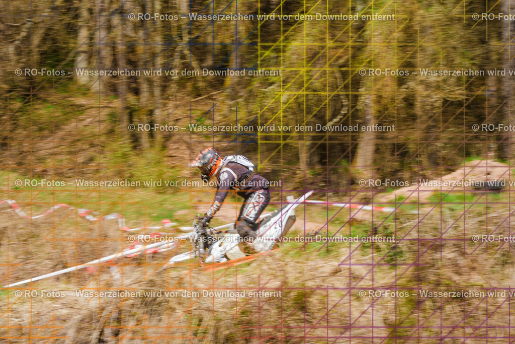 2 Lauf Mernes-235 | Sportfotografie von RO-Fotos: Motorsport, Motocross, Enduro, Laufveranstaltungen und Triathlon. Professionelle Fotos von Sportlern und Events. - Realisiert mit Pictrs.com