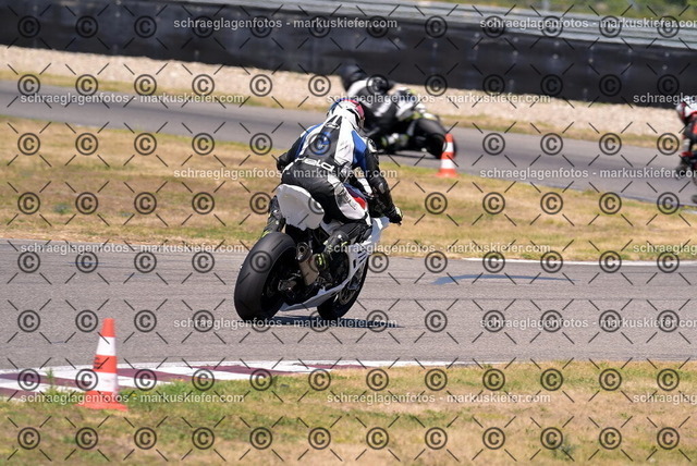 26bt04-1917 | markuskiefer.com - Realisiert mit Pictrs.com