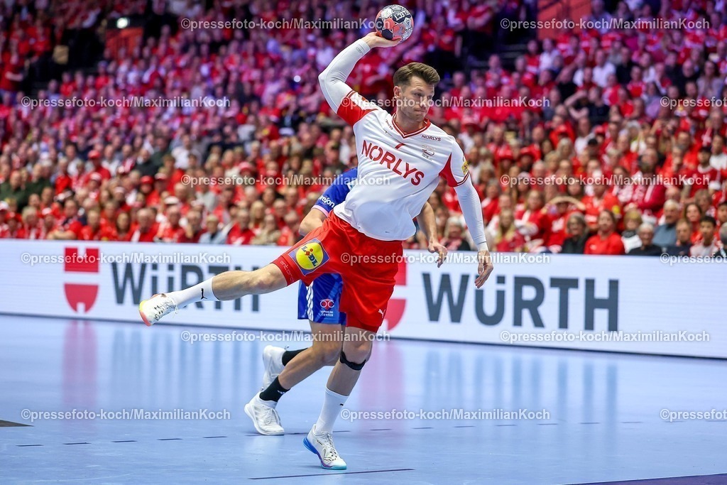 EHF22012603036 | 22.01.2026, Handball, Men's EHF EURO 2026, Frankreich - Dänemark, Jyske Bank Boxen in Herning, Dänemark, Main Round:  Emil Jakobsen (Denmark #07) 
