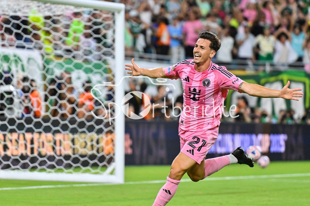 Inter Miami CF - Palmeiras Sao Paulo | Jubel nach dem Treffer zum 1-0 durch Tadeo ALLENDE (Inter Miami 21) / Tor / Torschuetze / Freude / Happy / FIFA Club World Cup: Inter Miami CF - Palmeiras Sao Paulo, Hard Rock Stadium am 23.06.2025 / NOT FOR SALE IN USA
