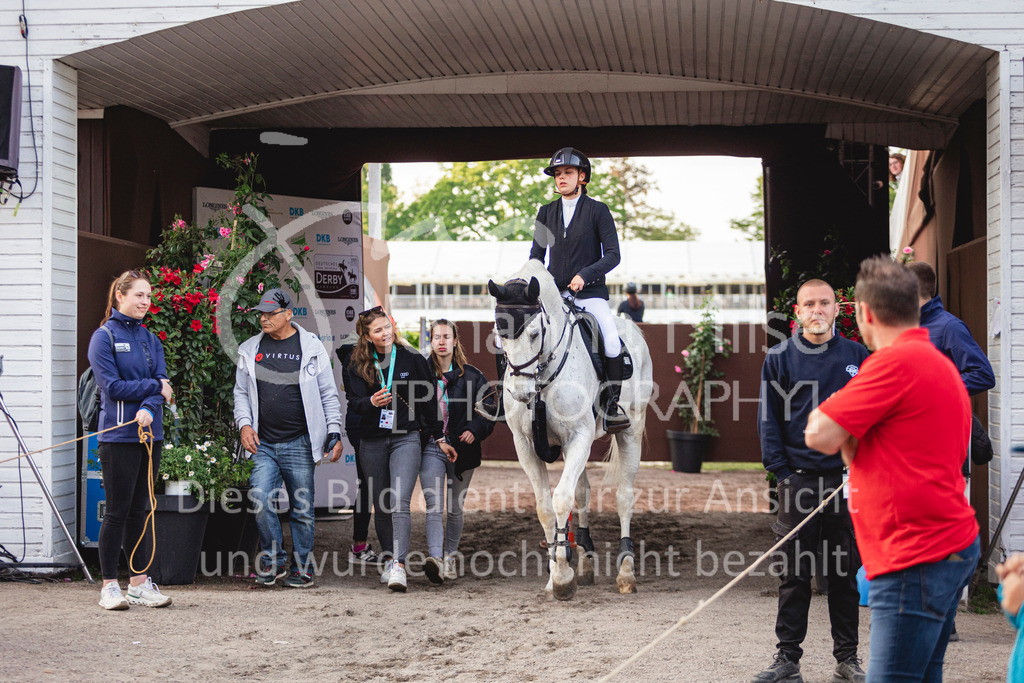 240510_Hamburg_Amateur-Small-392 | Deine schönsten Turniermomente als professionelle Fotos! Entdecke hochwertige Pferdesport-Fotografie im Online-Shop. Jetzt Fotos finden & bestellen!