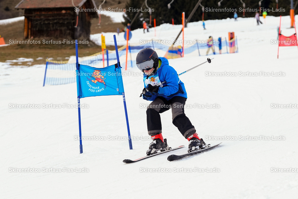 SRF_02.01.2026_0825 | Skirennfotos,Serfaus,Fiss,Ladis,Kinderskirennen,Winter,Tirol,Oberland,skirace,SFL,feelfree,weil wir's genießen,ski,Ski,skifahren,Sonnenplateau, - Realisiert mit Pictrs.com