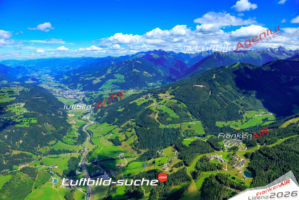 Die Luftaufnahme Oberes Ennstal - Schladming wurde 2017 mittels Flugzeug (keine Drohne) erstellt. Perfekte Schärfe und Druck- Auflösung- Garantiert!
