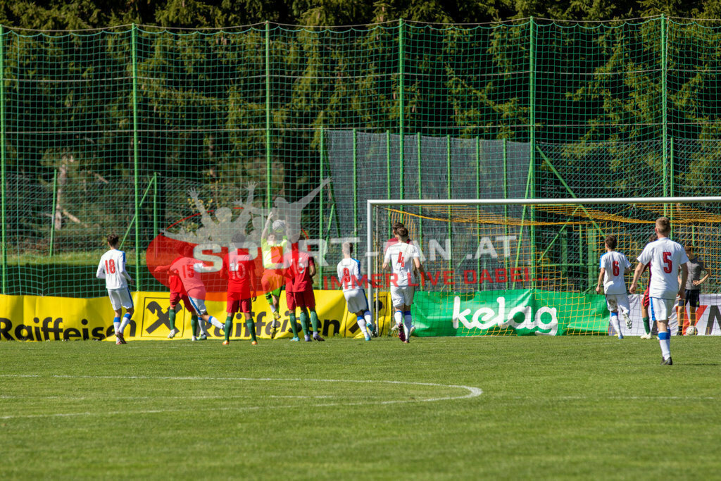 Portugal  U15 -Czech Republic U15 | Torszene ; Portugal  U15 -Czech Republic U15 am 29.04.2022 in Arnoldstein
(Sportplatz), AUSTRIA, (Photo by Ernst Krawagner sport-fan.at) - Realisiert mit Pictrs.com