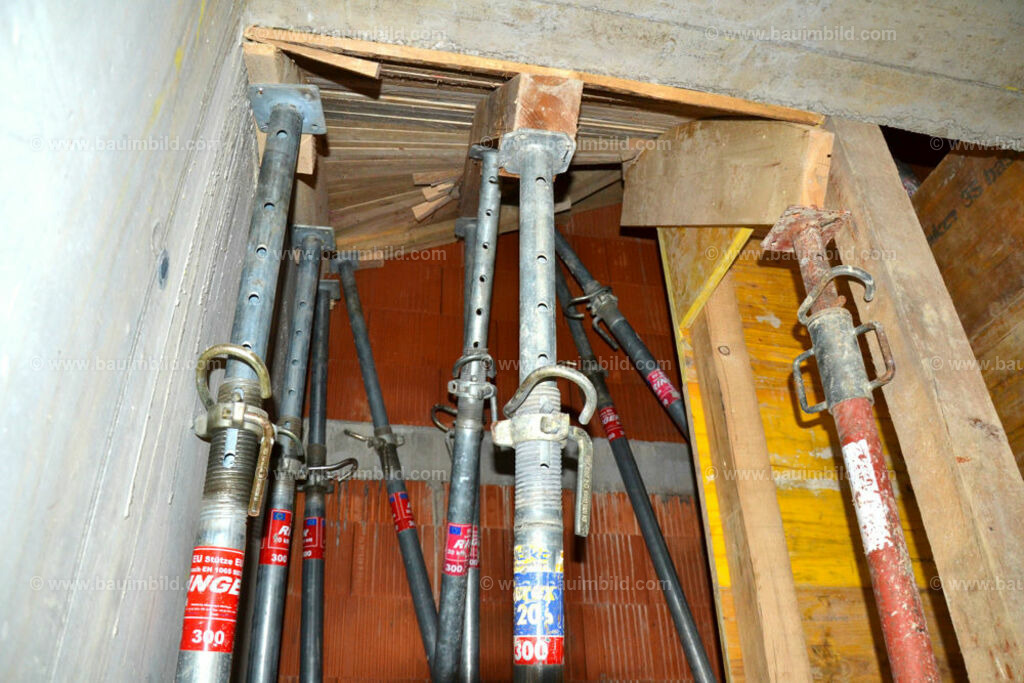 bib-lg04-betonarbeiten-treppen-0749 | Nach LV-Leistungsgruppen sortierte Detailfotos über den Bau eines Hauses. Alle Hausbau-Bilder direkt vom Urheber und Autor der Website Haus-Selber-Bauen.com