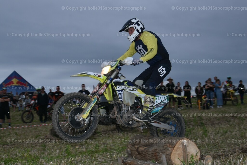 DSC_0246_01 (2) | Sportfotografie , Motorsport, Motoross, Reitsport, Mointainbike, Enduro,
Landschaft , Outdoor, Eventfotografie, Landschaft, Bilder online bestellen - Realisiert mit Pictrs.com