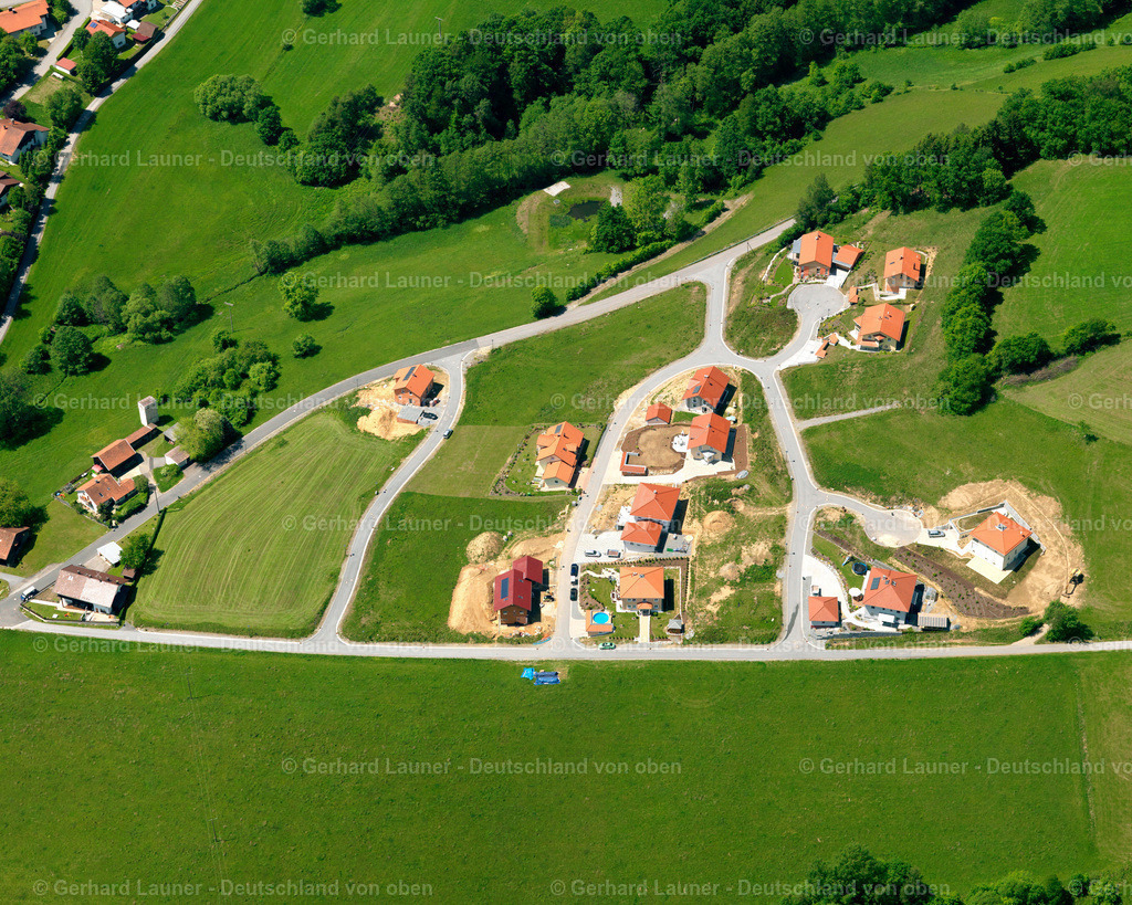 2724041 | PAULUSMüHLE 19.05.2007 Wohngebiet einer Einfamilienhaus- Siedlung  in Paulusmühle im Bundesland Bayern, Deutschland // Single-family residential area of settlement  in Paulusmühle in the state Bavaria, Germany Foto: Gerhard Launer